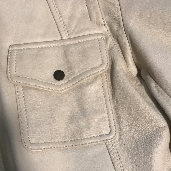 It is good condition. Real leather jacket - Picture 3 of 6